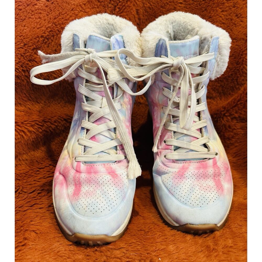 Skechers Uno Rugged - Groovy Spirits Women's Size 8 Pink Blue Tie-Dye Faux Fur￼